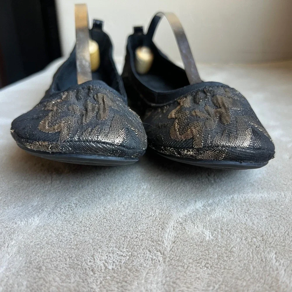 Bandolino Women 9.5 fit like 8.5 Black Gold Metallic Jacquard Ballet Flat Buckle